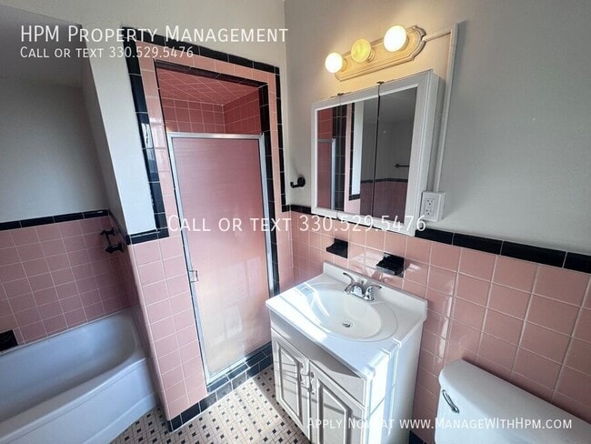 Foto del edificio - 3310 Warrensville Center Rd