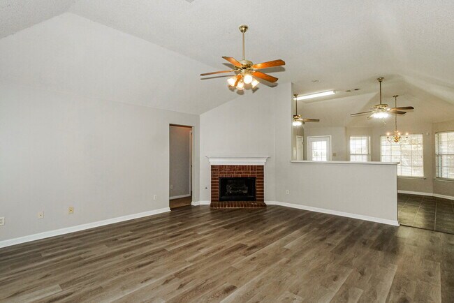 Foto del edificio - 75 Oakridge Cove