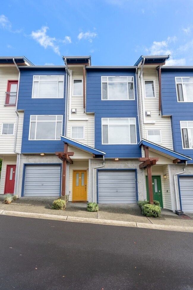 Building Photo - 3Bd/2.75Ba Renton Townhouse