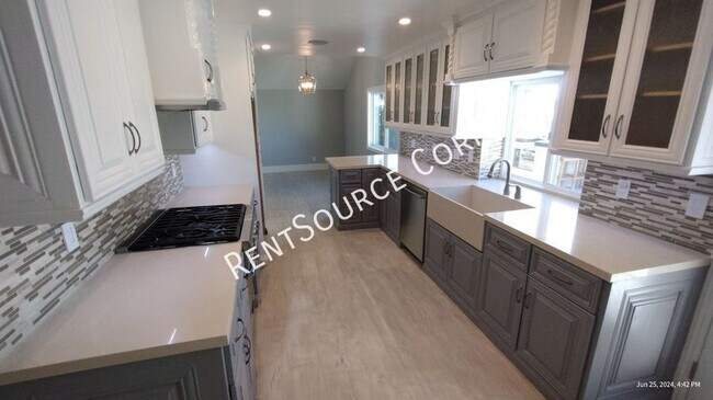 Foto del edificio - 3 Bedroom Home For Rent in Palmdale