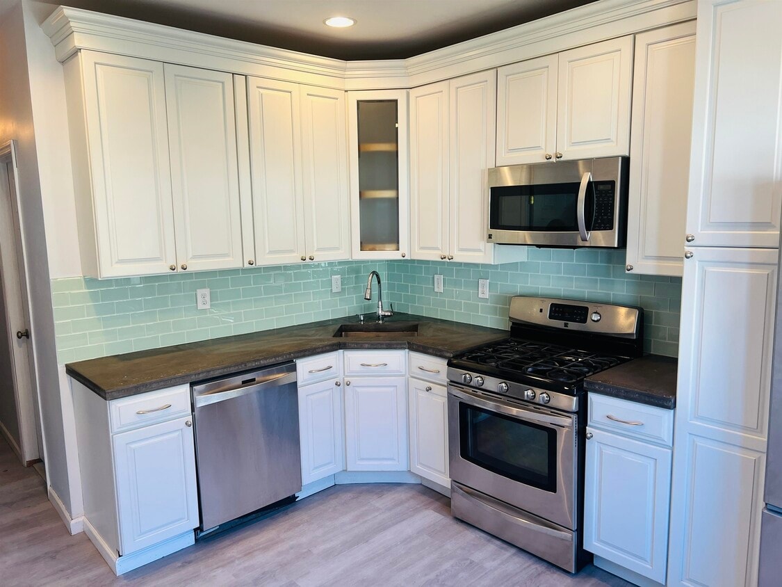 Foto principal - 301 John F. Kennedy Blvd