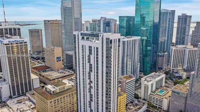 Foto del edificio - 151 SE 1st St