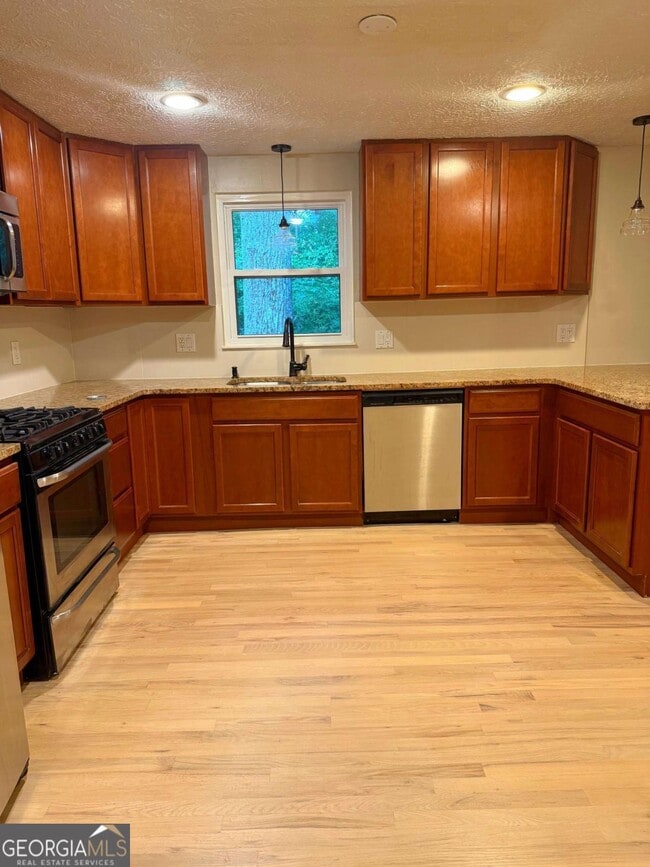 Building Photo - 3450 Ellenwood Ct NE