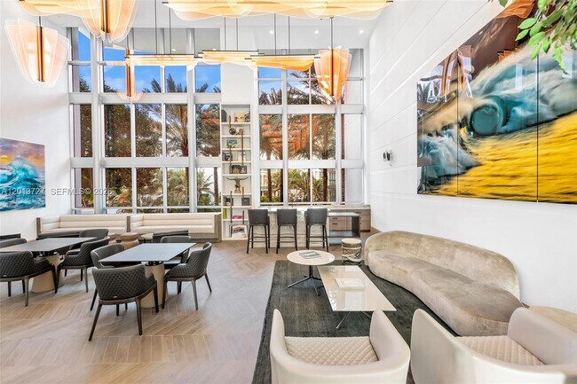 Foto del edificio - 5959 Collins Ave