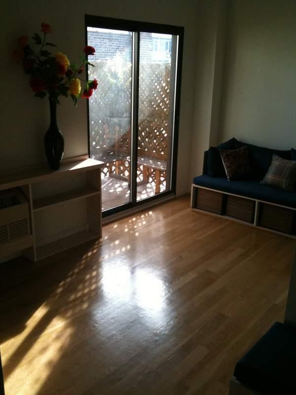 Foto del edificio - 518 Meeker Ave