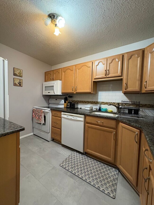 Foto del edificio - Fully Furnished 2-Bed, 2-Bath Condo – Short-Term Lease | Creve Coeur, MO