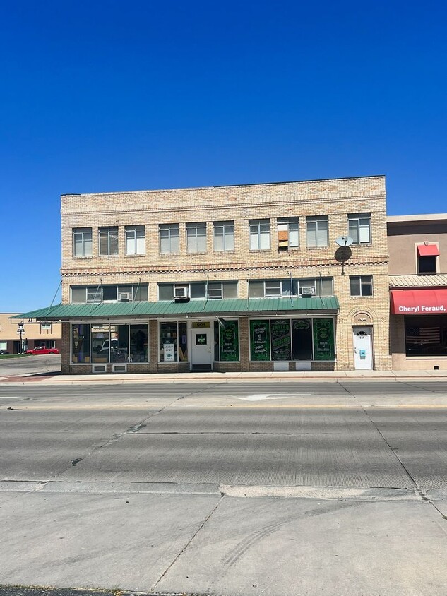 Foto principal - 604 E 2nd Street