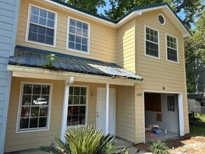 Building Photo - 2395 Claremont Ln
