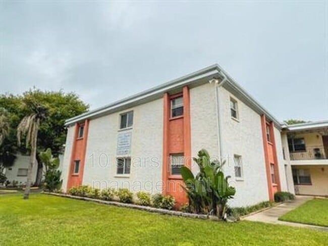 Building Photo - 4725 39th Ave N