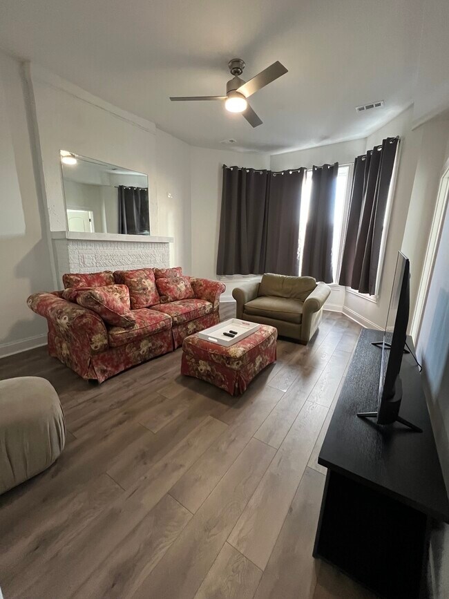 Foto del edificio - 3154 W Jackson Blvd