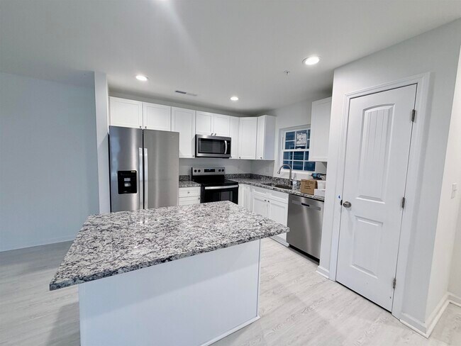 Foto del edificio - 179 Charter Dr