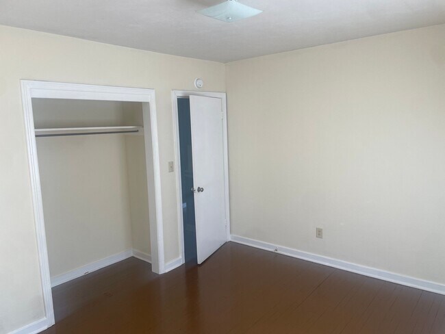 Foto del edificio - 852 Reaves St