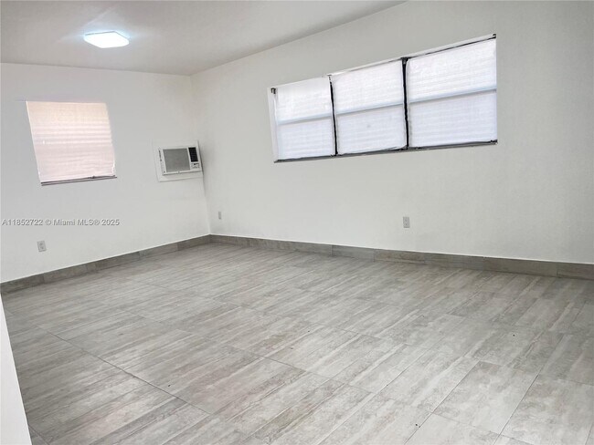 Foto del edificio - 13390 NE 6th Ave