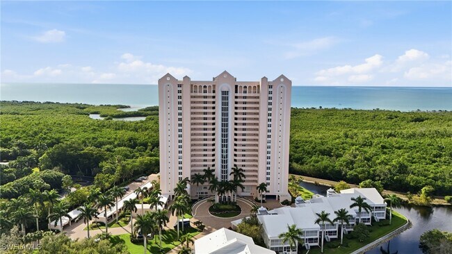 Foto del edificio - 6101 Pelican Bay Blvd