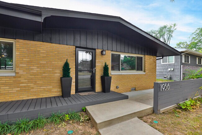 Building Photo - 1936 E Greenwood St