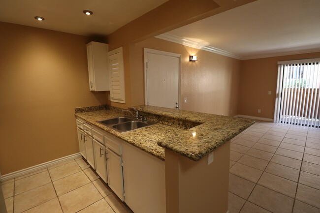 Building Photo - 2920 Briarwood Road, Unit F3