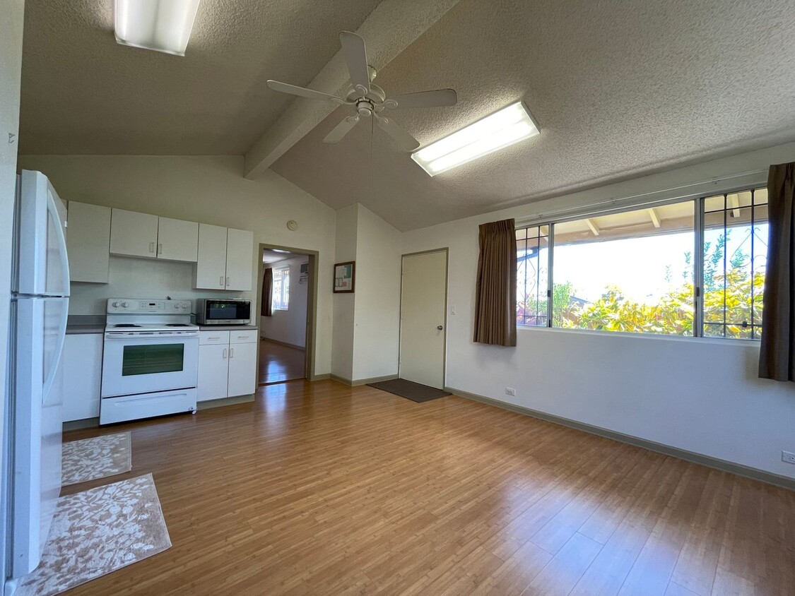 Clean, Spacious, and Large 1Bdrm 1Bath, ... - Clean, Spacious, and Large 1Bdrm 1Bath,   ...