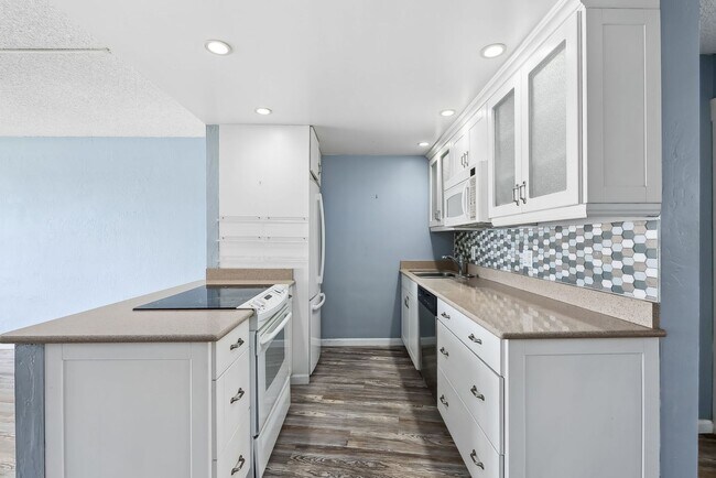 Building Photo - Maili Cove - One bedroom