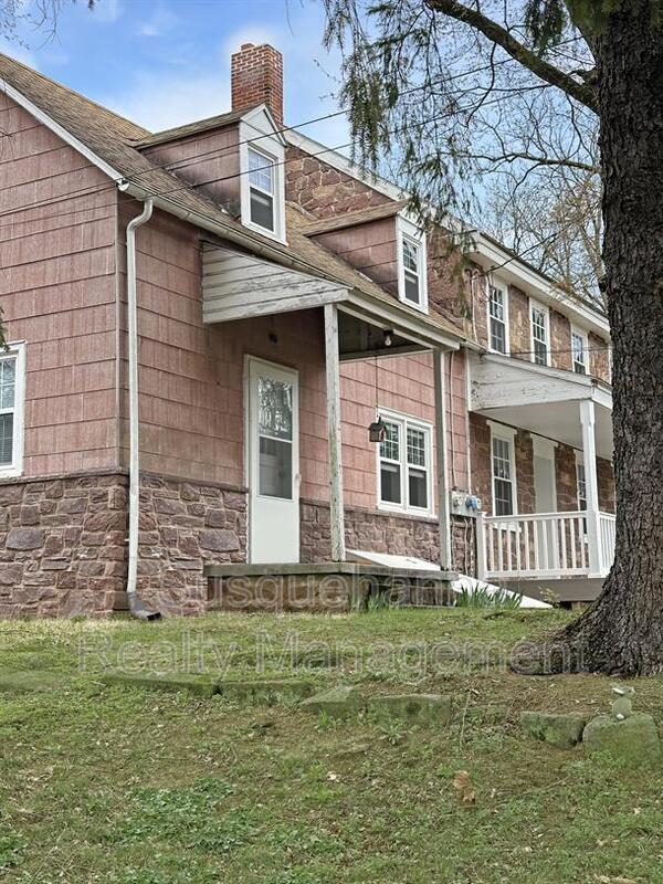 Building Photo - 169 Engle Ln