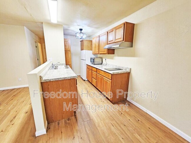 Foto del edificio - 1420 Horn Rd