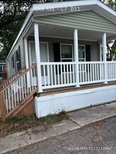 Building Photo - 993 E Michigan Ave