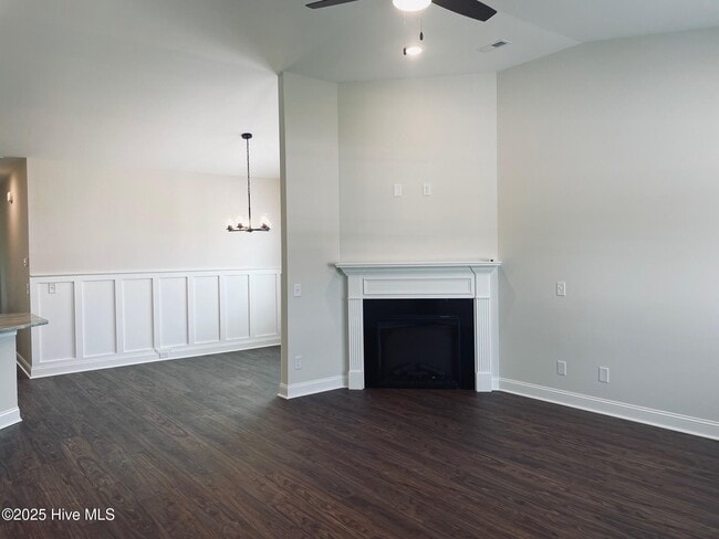 Building Photo - 4227 Laurel Rdg Dr