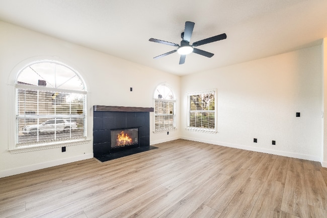 Building Photo - 2609 Autumn Blaze Ave