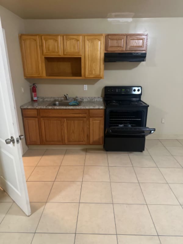 126 20th Ave Unit Studio, Paterson, NJ 07501 Room for Rent in