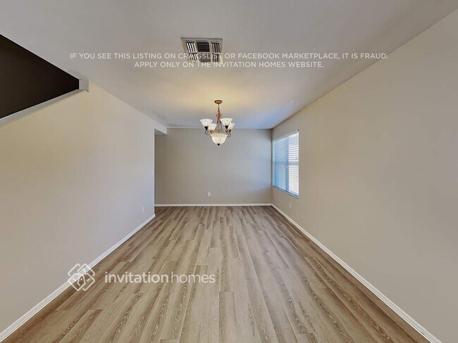 Foto del edificio - 15823 W Port Au Prince Ln