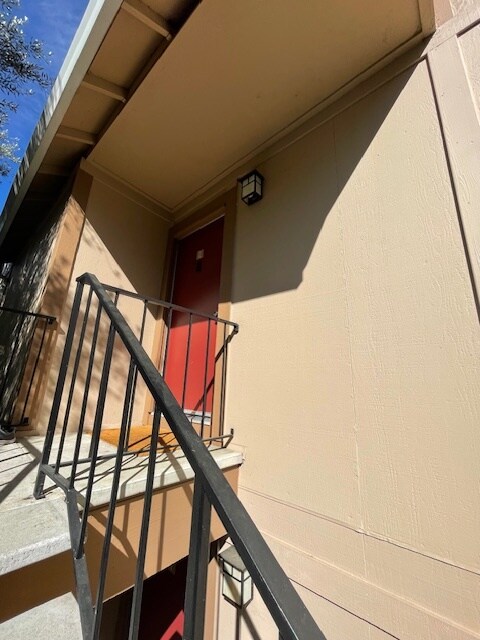 Foto del edificio - 2466 W Bayshore Rd