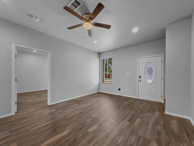 Building Photo - 5 Bowling Ln