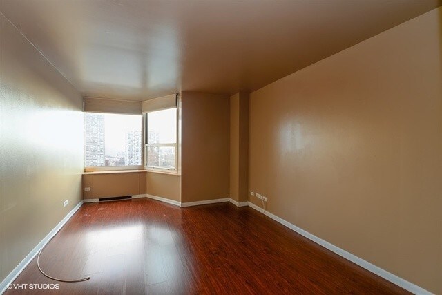 Building Photo - 720 W Gordon Terrace