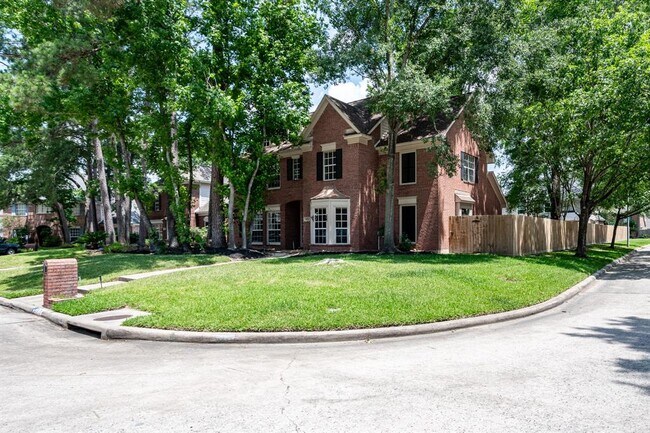 Foto del edificio - 4515 Tall Ridge Ct