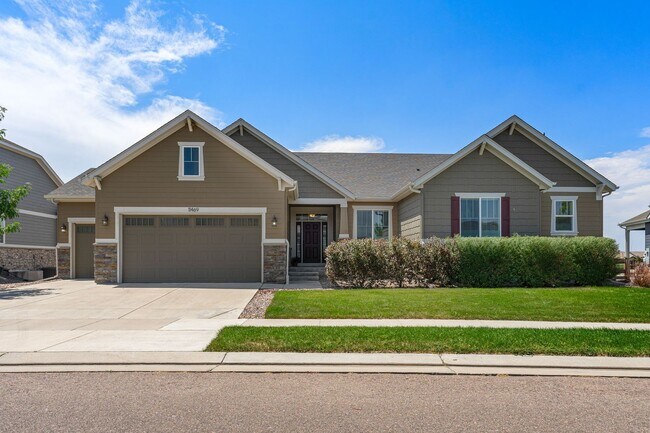 Building Photo - Gorgeous Home on Buffalo Run Golf Course!