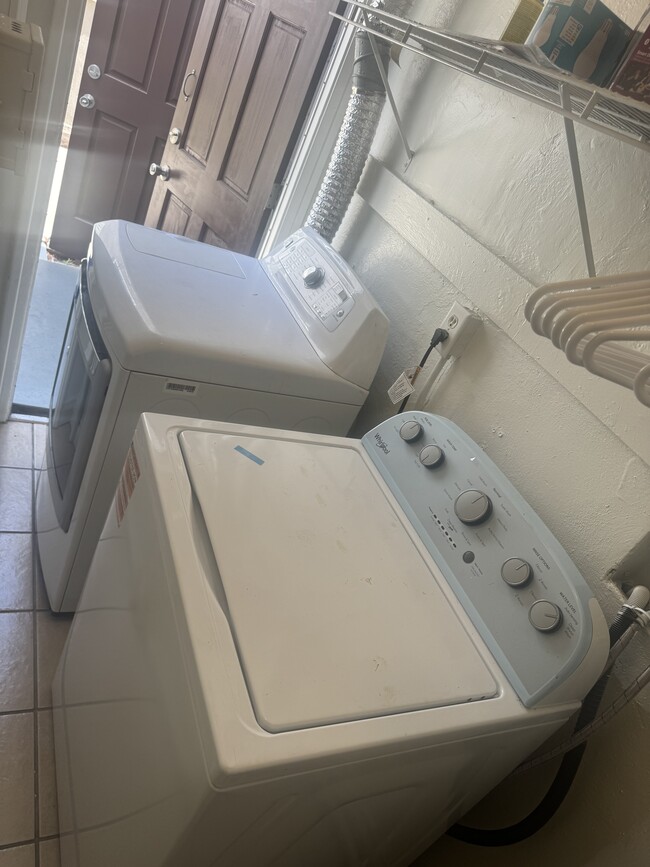 In Unit Washer and Dryer - 630 N Spaulding Ave