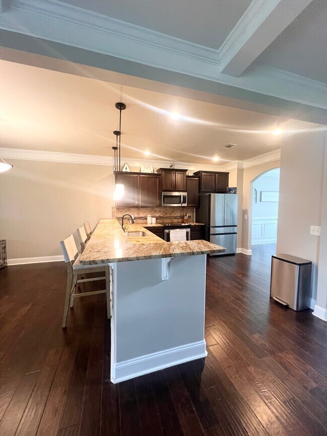 Foto del edificio - 230 Misty Valley Ln