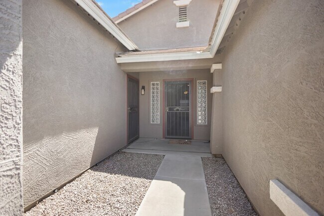 Building Photo - Buckeye Home