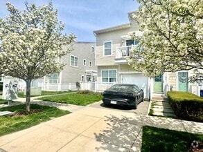 Building Photo - 6508 Ocean Ave N