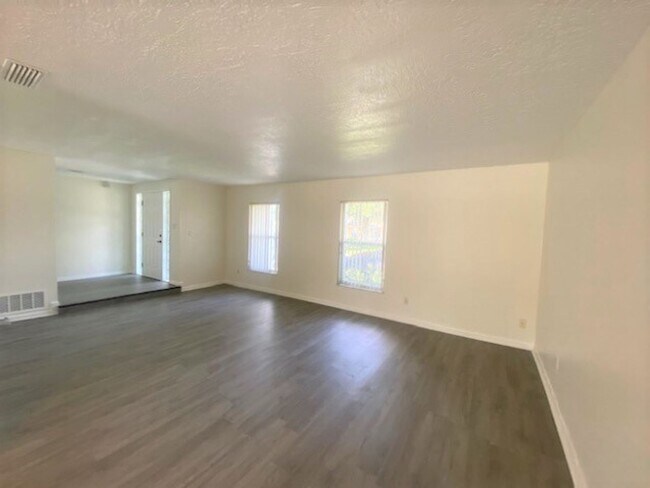 Foto del edificio - 3/2 Split Plan Pool Home in Indian Trails - Available 8/7