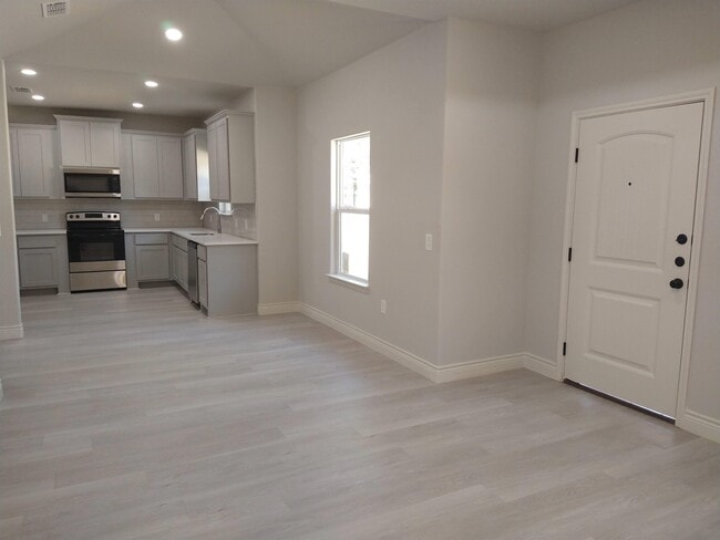 Building Photo - 1000 Wooded Holw Ct