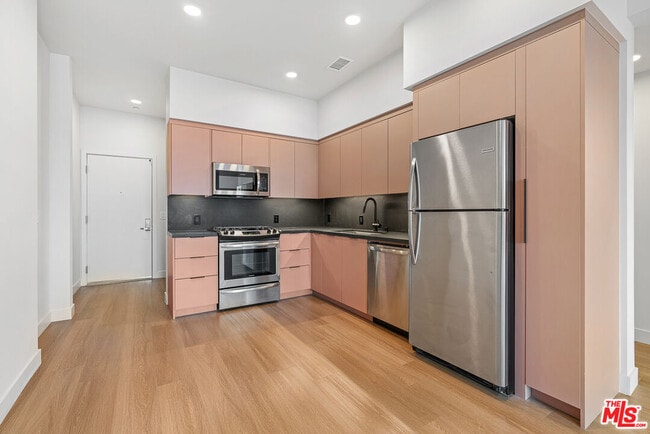 Building Photo - 10601 Washington Blvd