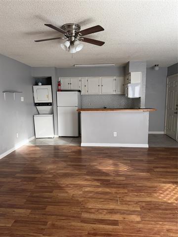 Foto del edificio - 9809 Walnut St