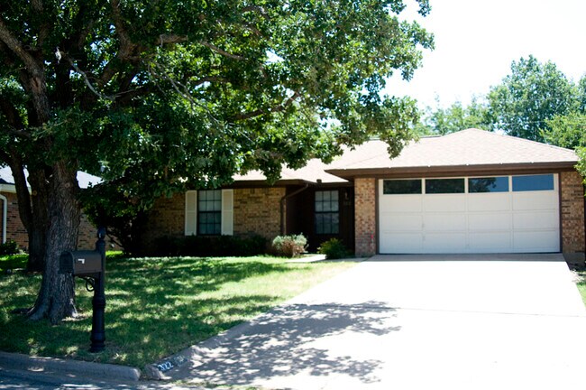 Building Photo - 322 Moonlight Trail