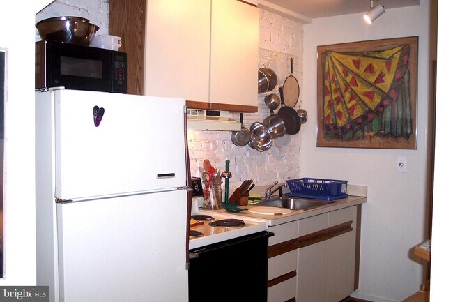 Foto del edificio - 819 N Jackson St