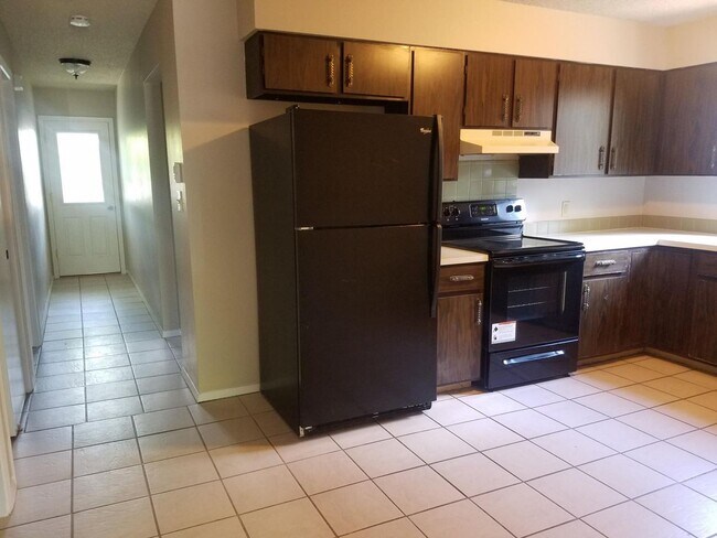 Foto del edificio - Adorable 1/2 Duplex with 2 Beds, 1 Bath, a...