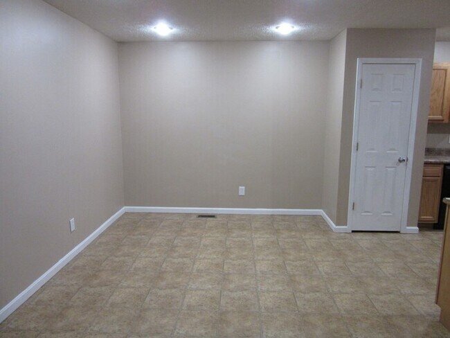 Foto del edificio - Large 5 Bedroom, 2 Bathroom Eastside Home - Pets Welcome*