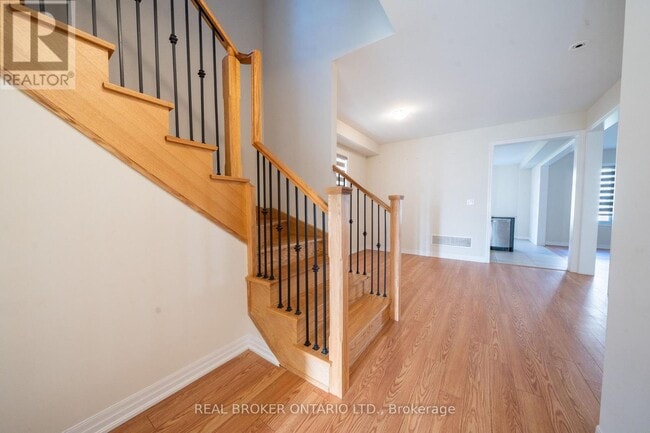 Building Photo - 6 Northrop UPPER Ave