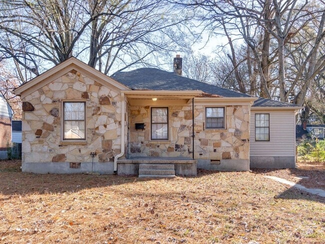 Photo - 950 Parkhaven Ln House