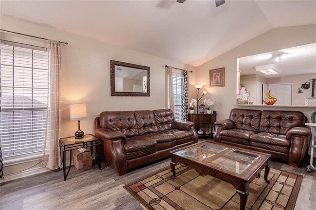 Building Photo - 110 Sendero Dr