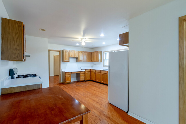 Building Photo - 8522 N McCormick Blvd